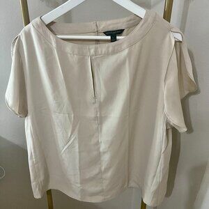 Banana Republic Women's Top Blouse size L (NWT)